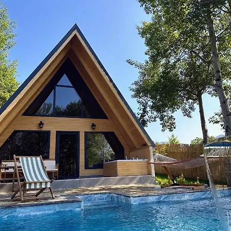 Sapanca Yesilvadi Dagevi Chalet