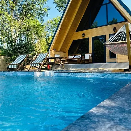 Sapanca Yesilvadi Dagevi Chalet